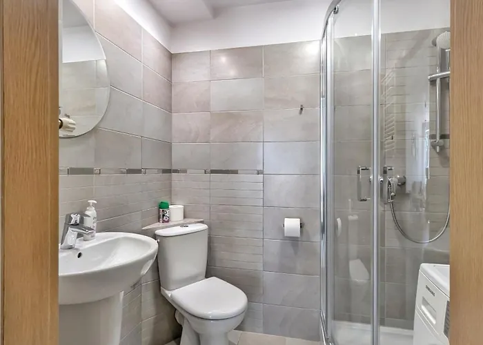 Baltic Grey - Modern & Cozy Near The